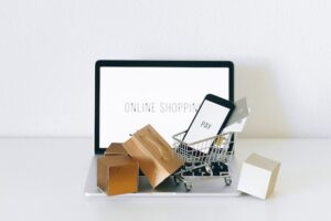 Read more about the article How to Start an Ecommerce Business in 9 Steps (2023)