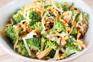 Read more about the article Crafting the Chicken Salad Chick Broccoli Salad Recipe: Wholesome Delight