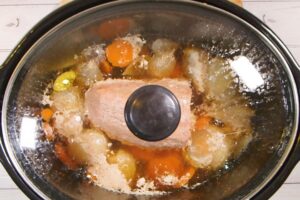 Read more about the article How to Adapt Traditional Recipes to Slow Cookers