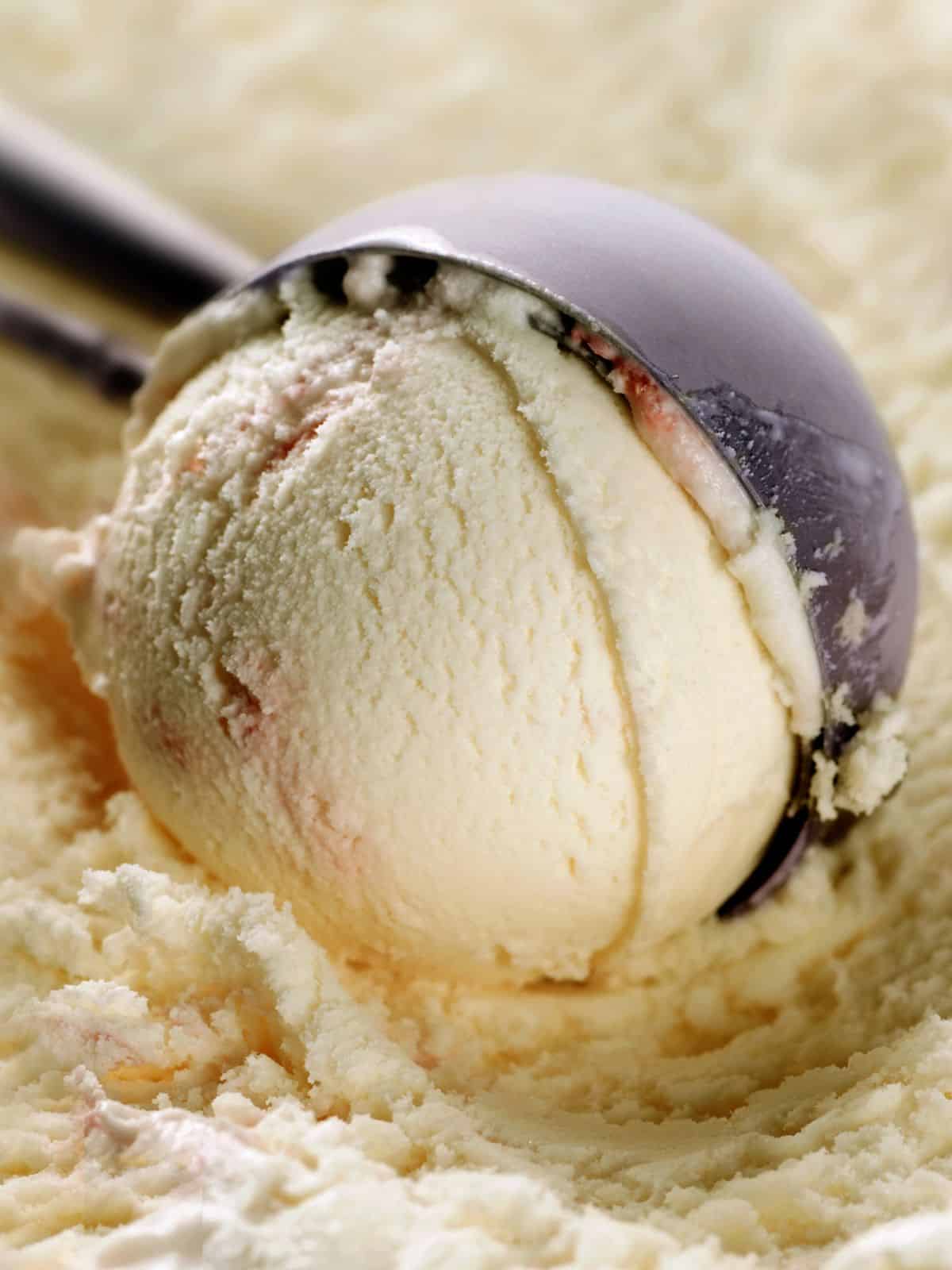 You are currently viewing Crafting Nostalgia Ice Cream Maker Recipes: Indulging in Sweet Memories