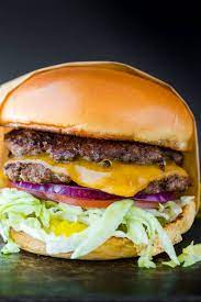 You are currently viewing Crafting the Perfect Smash Burger Sauce Recipe: Elevate Your Burger Game