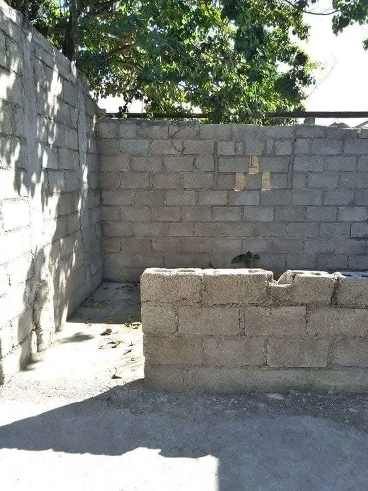 Maison inachevée à vendre à Torcel, Haiti $50.000